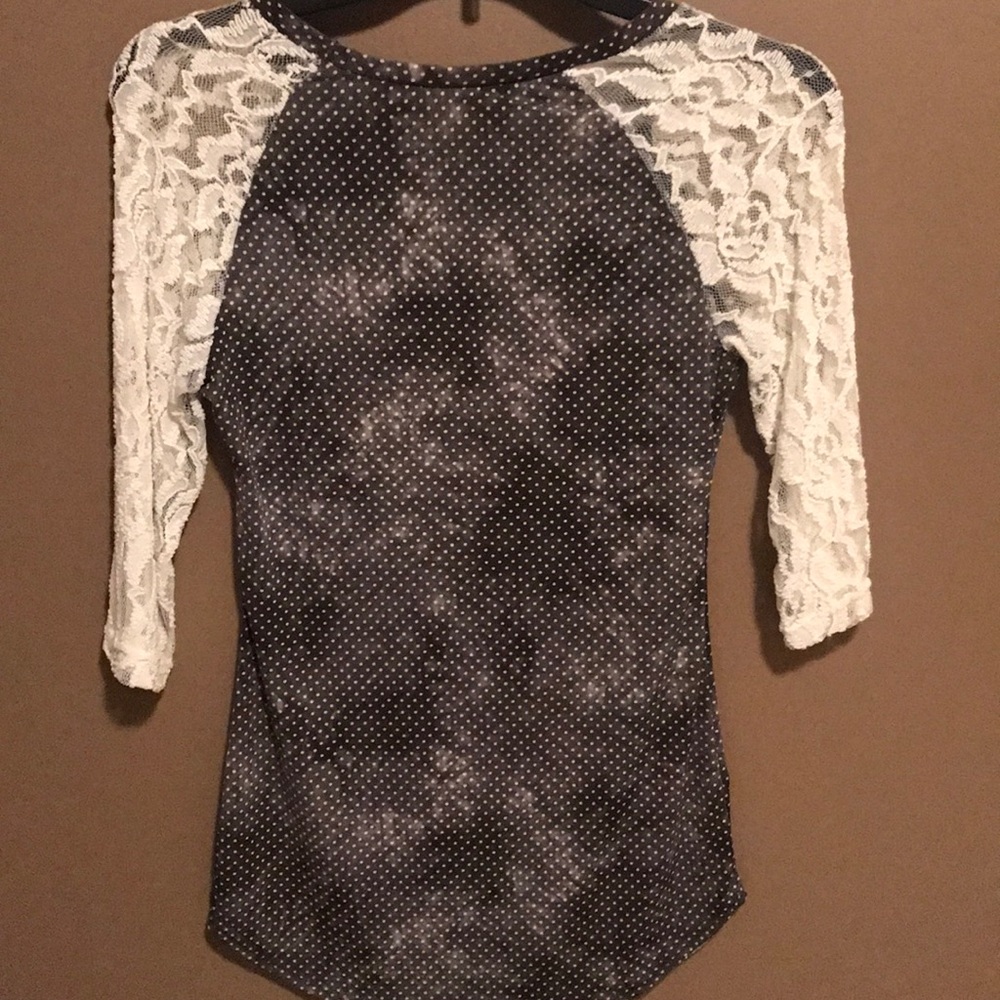 BKE Lace Tee - Picture 4 of 4